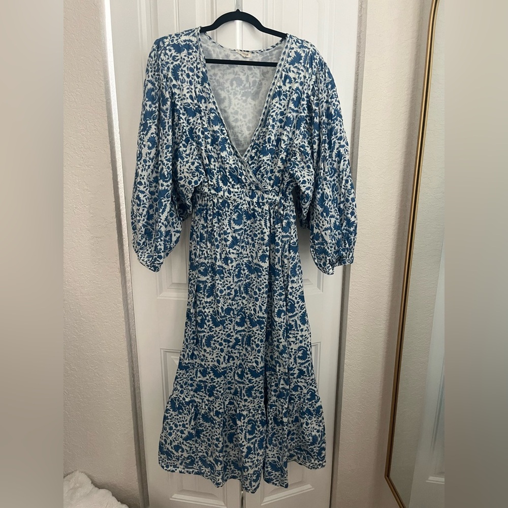 Boutique blue floral maxi